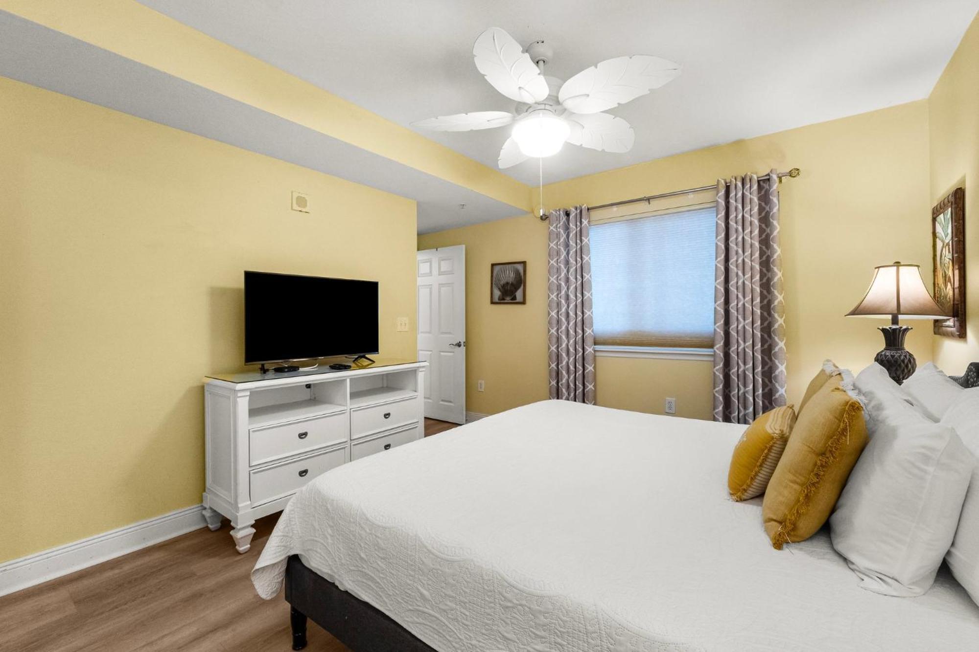 פנמה סיטי ביץ' Beautiful Beachfront Paradise! Emerald Beach Resort מראה חיצוני תמונה